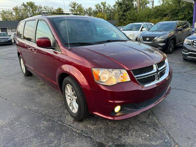 2018 Dodge Grand Caravan SXT FWD photo