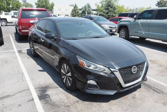 2021 Nissan Altima 2.5 SV FWD photo