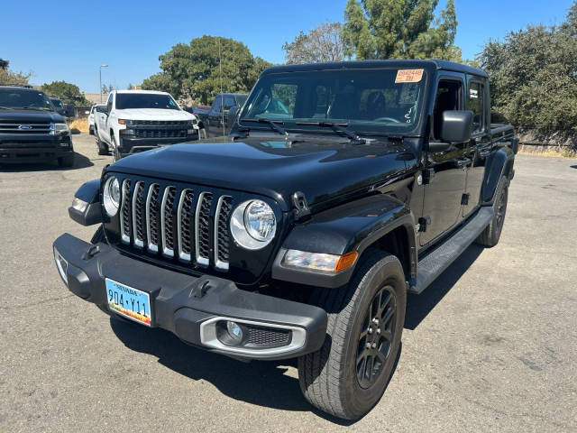 2023 Jeep Gladiator Overland 4WD photo