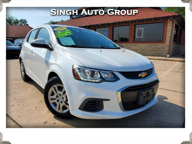 2017 Chevrolet Sonic LT FWD photo