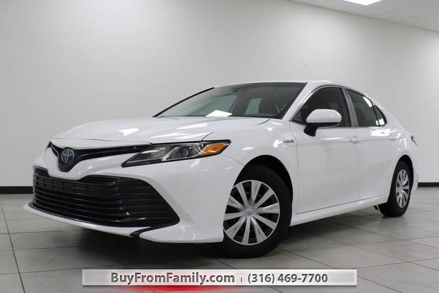 2019 Toyota Camry Hybrid LE FWD photo