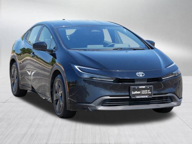 2023 Toyota Prius LE FWD photo