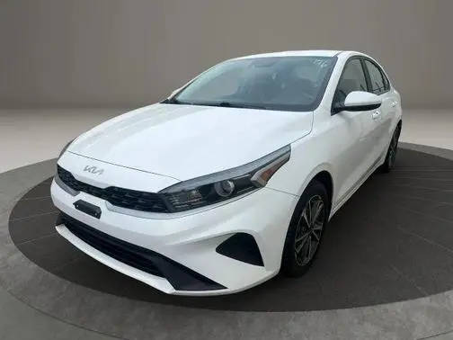 2022 Kia Forte LXS FWD photo