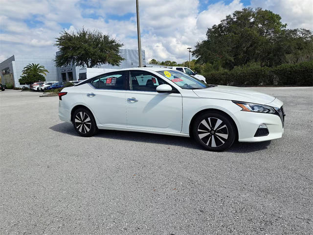 2022 Nissan Altima 2.5 SV FWD photo