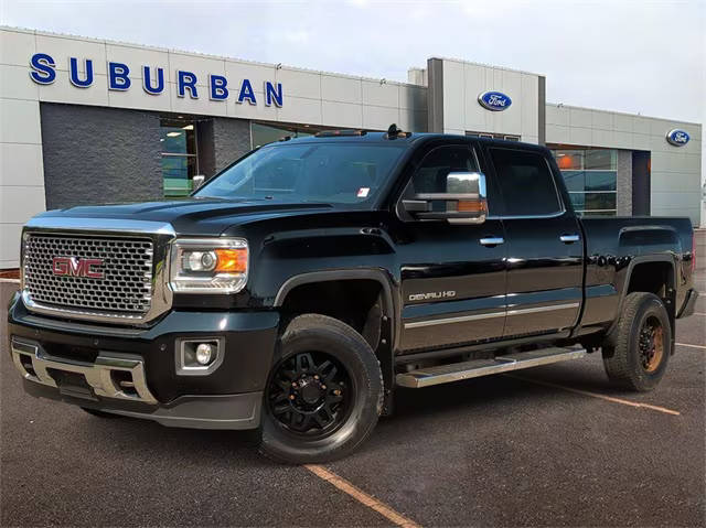 2016 GMC Sierra 2500HD Denali 4WD photo