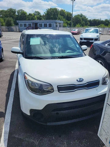 2017 Kia Soul Base FWD photo
