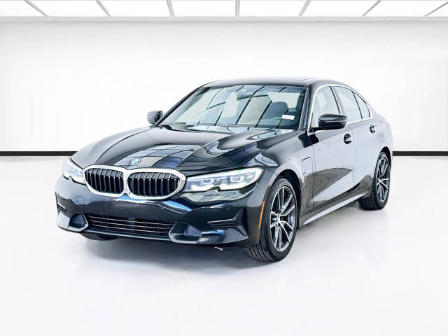 2022 BMW 3 Series 330e RWD photo