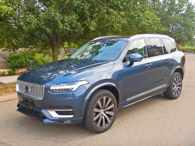 2023 Volvo XC90 Plus AWD photo