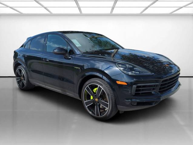 2022 Porsche Cayenne Coupe E-Hybrid AWD photo