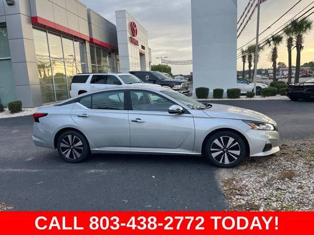 2022 Nissan Altima 2.5 SV FWD photo