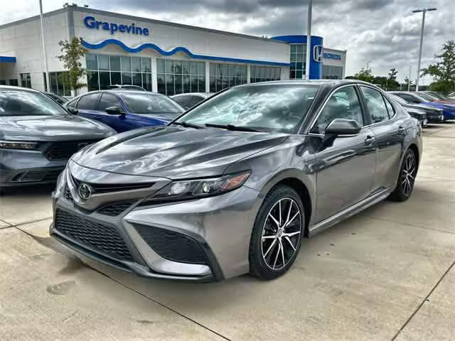 2022 Toyota Camry SE FWD photo