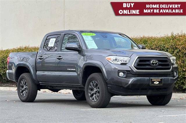 2022 Toyota Tacoma SR5 4WD photo