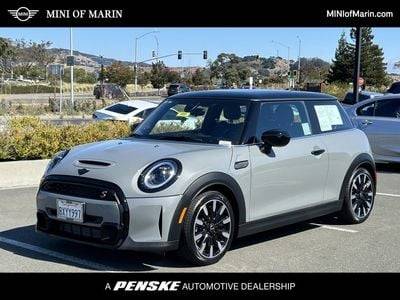 2022 MINI Hardtop 2 Door Cooper S FWD photo