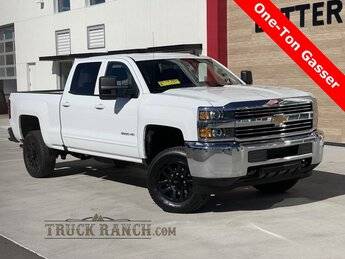 2017 Chevrolet Silverado 3500HD LT 4WD photo