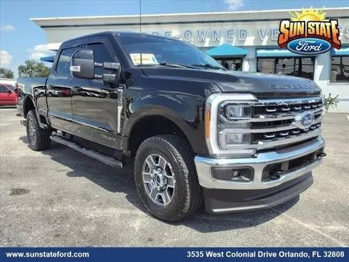 2023 Ford F-250 Super Duty LARIAT 4WD photo