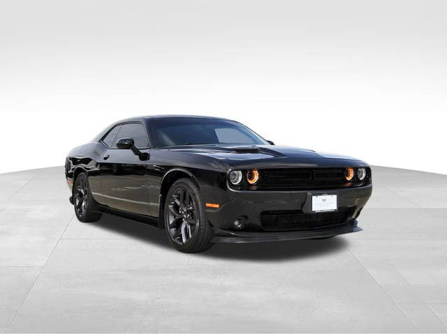 2022 Dodge Challenger SXT RWD photo