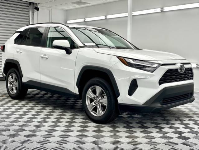 2022 Toyota RAV4 XLE FWD photo