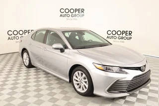 2022 Toyota Camry LE FWD photo