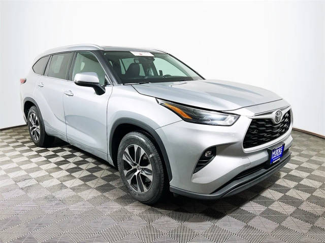 2022 Toyota Highlander XLE FWD photo