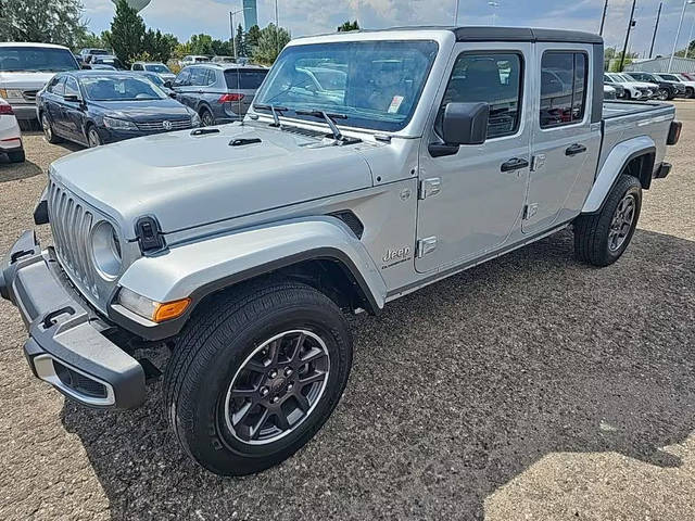 2023 Jeep Gladiator Overland 4WD photo