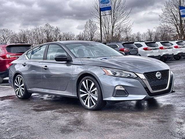 2022 Nissan Altima 2.5 SR FWD photo