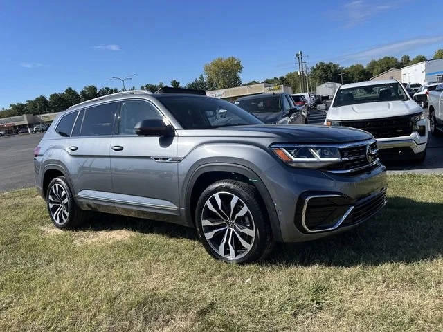 2022 Volkswagen Atlas 3.6L V6 SEL Premium R-Line AWD photo