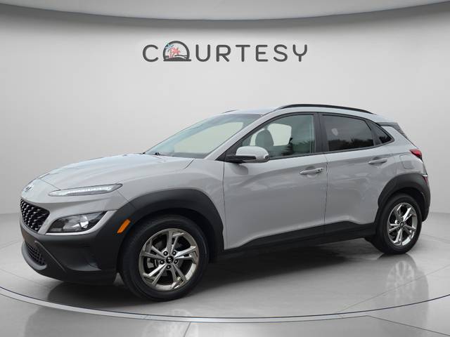 2023 Hyundai Kona SEL FWD photo