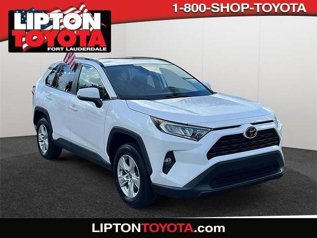 2021 Toyota RAV4 XLE FWD photo