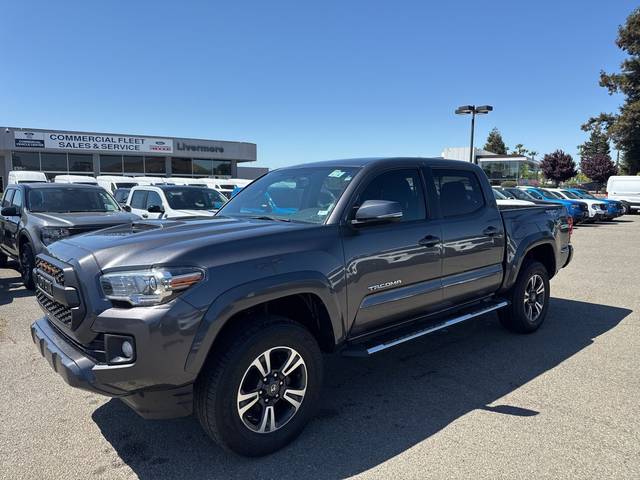 2017 Toyota Tacoma SR5 4WD photo