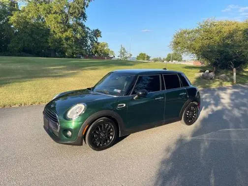 2016 MINI Hardtop 4 Door  FWD photo