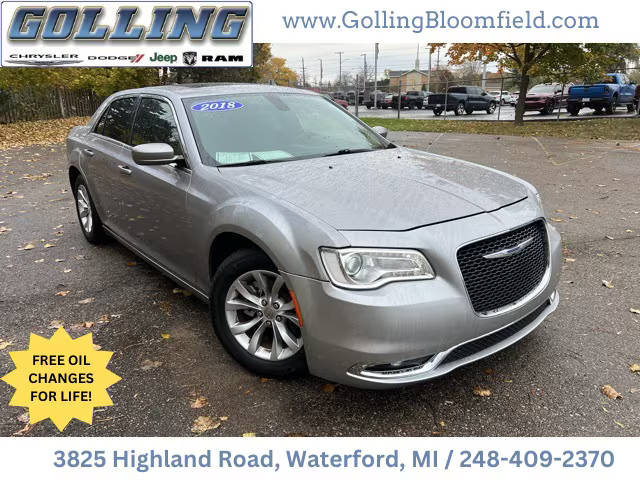 2018 Chrysler 300 Touring L RWD photo