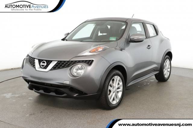 2016 Nissan Juke S FWD photo