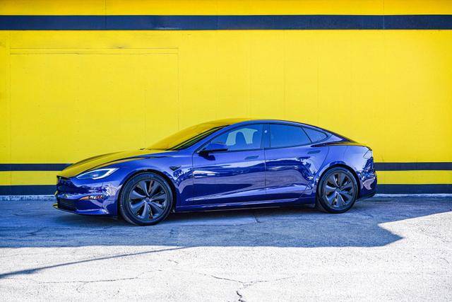 2023 Tesla Model S Standard Range AWD photo