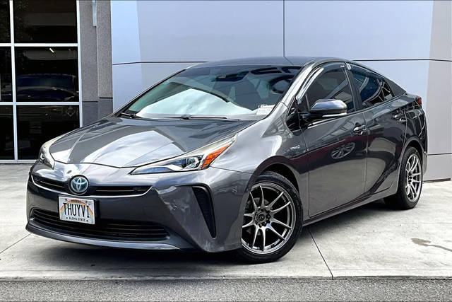 2019 Toyota Prius L Eco FWD photo