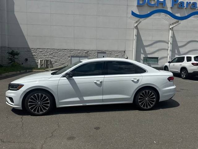 2022 Volkswagen Passat 2.0T Limited Edition FWD photo