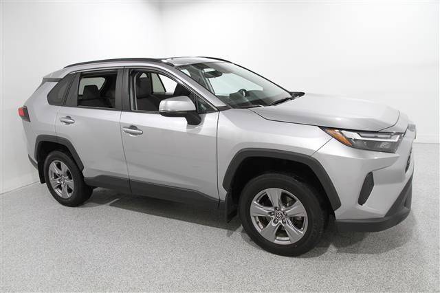 2022 Toyota RAV4 XLE AWD photo