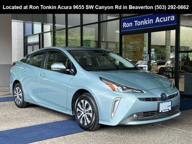 2019 Toyota Prius XLE AWD photo