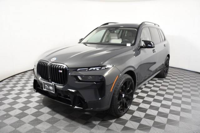 2023 BMW X7 M60i AWD photo