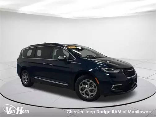 2023 Chrysler Pacifica Minivan Limited AWD photo