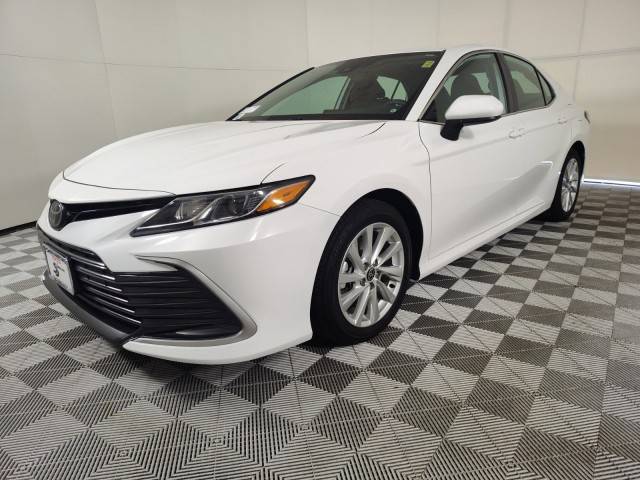 2023 Toyota Camry LE FWD photo