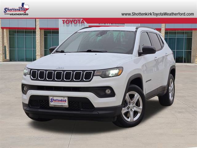 2023 Jeep Compass Latitude 4WD photo