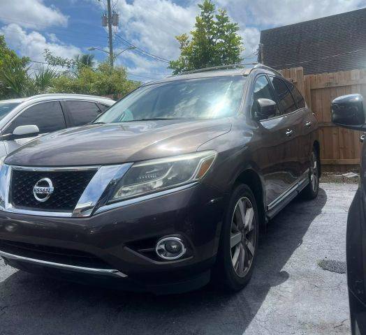 2015 Nissan Pathfinder Platinum FWD photo
