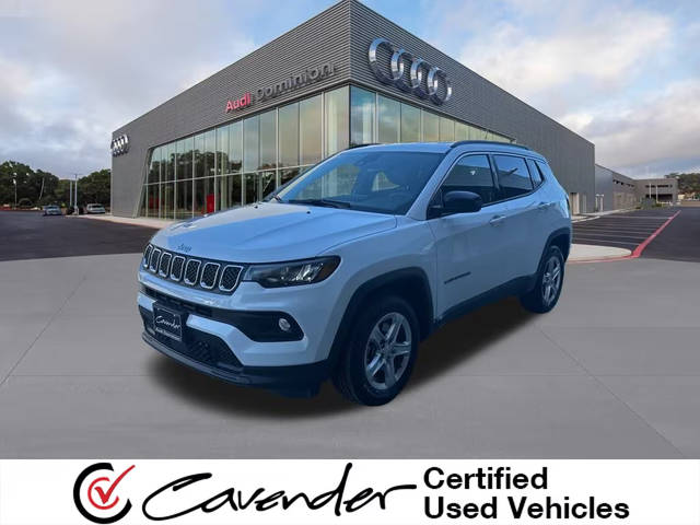 2023 Jeep Compass Latitude 4WD photo