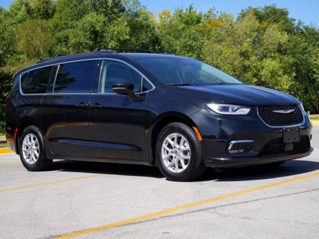 2022 Chrysler Pacifica Minivan Touring L FWD photo