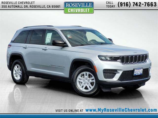 2023 Jeep Grand Cherokee Laredo 4WD photo