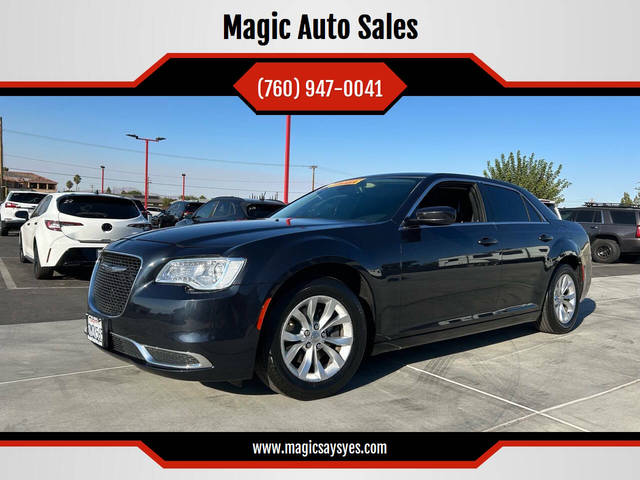 2016 Chrysler 300 Limited RWD photo