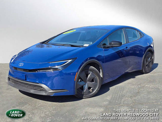 2023 Toyota Prius LE FWD photo