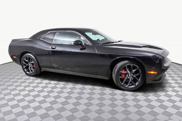 2021 Dodge Challenger SXT RWD photo