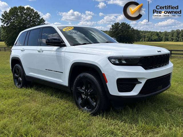 2023 Jeep Grand Cherokee Altitude 4WD photo