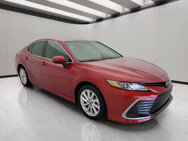 2023 Toyota Camry LE FWD photo